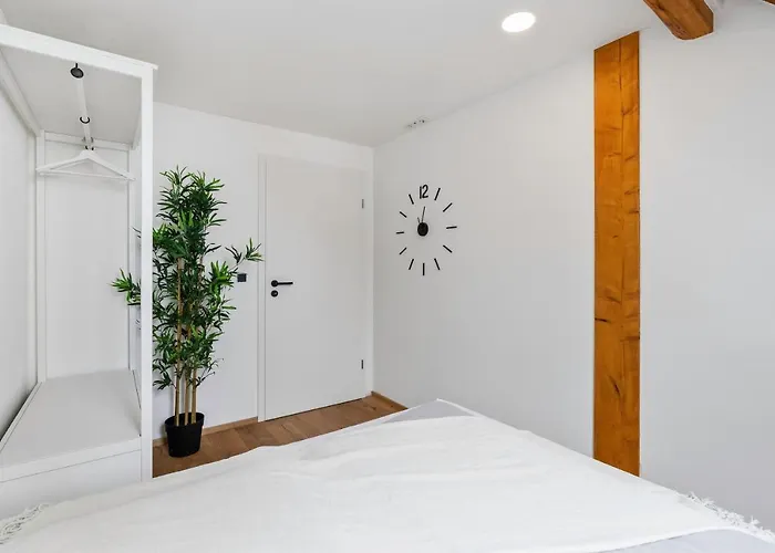 Second - Fischbach *